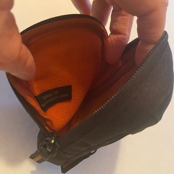 Lowepro digital camera case - Picture 3 of 5